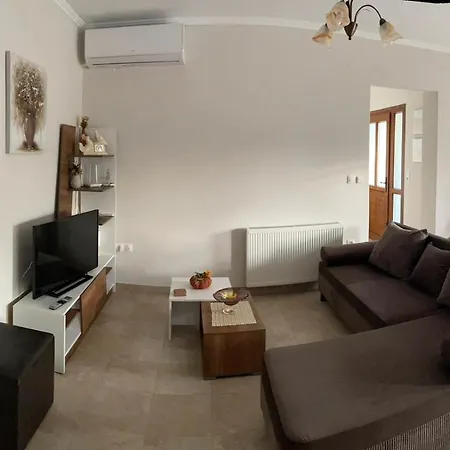 Kali Luxury -silver-gold- Apartman *