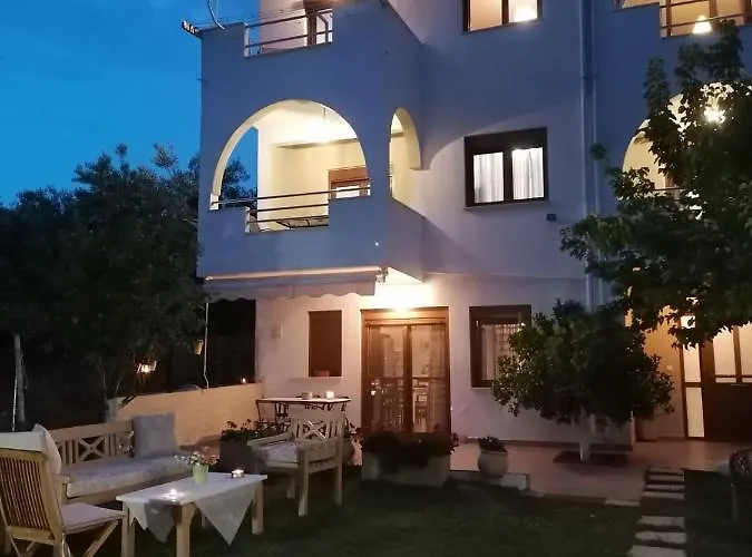 Kali Luxury -silver-gold- Daire Ayos Nikolaos